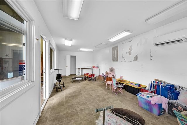 226 S Fishtrap Road, Greenville, SC 29611