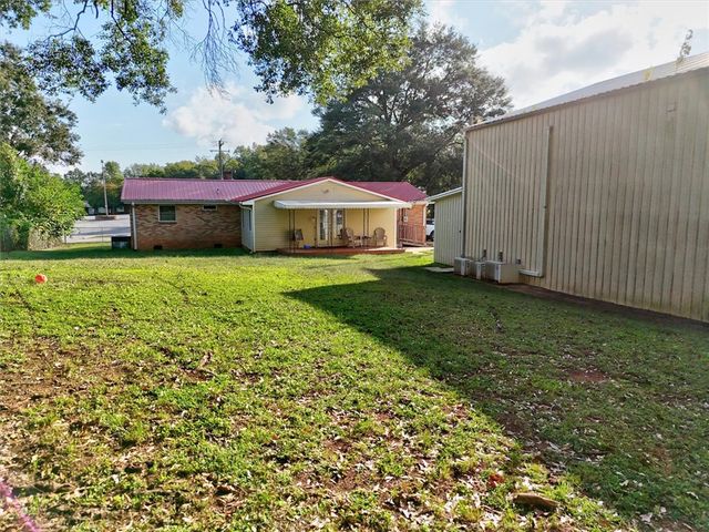 226 S Fishtrap Road, Greenville, SC 29611