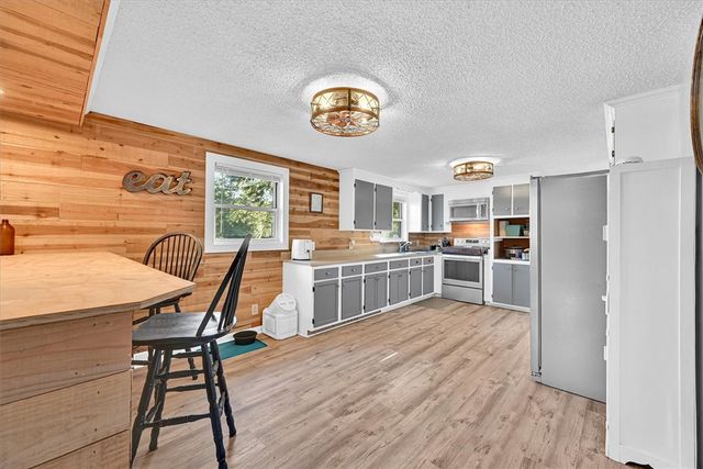 226 S Fishtrap Road, Greenville, SC 29611