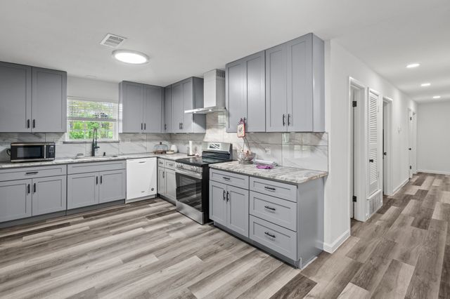 5825 Walla Avenue, Fort Worth, TX 76133