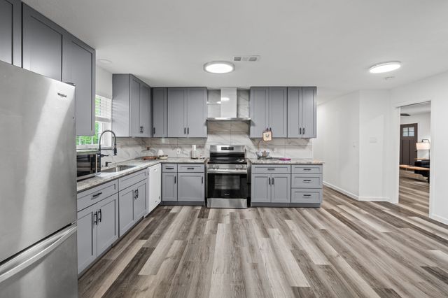 5825 Walla Avenue, Fort Worth, TX 76133