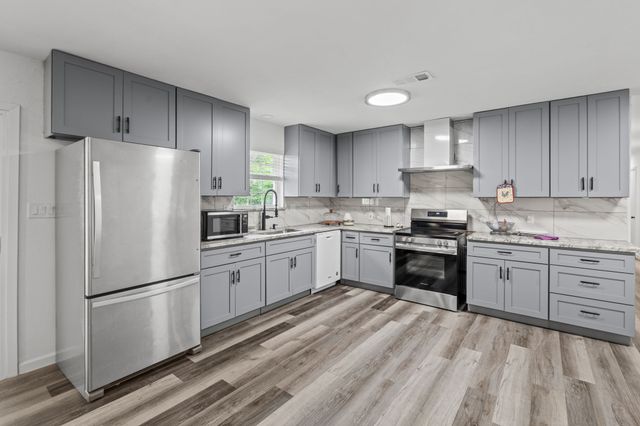 5825 Walla Avenue, Fort Worth, TX 76133