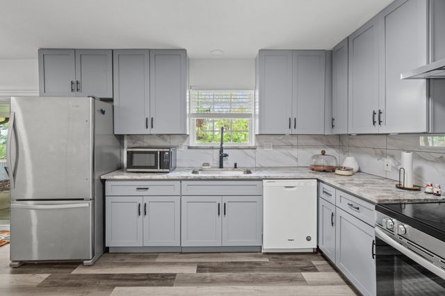 5825 Walla Avenue, Fort Worth, TX 76133