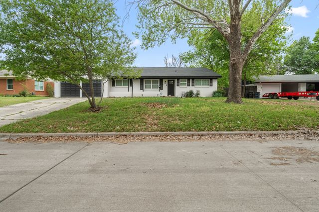 5825 Walla Avenue, Fort Worth, TX 76133