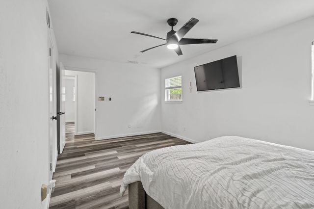 5825 Walla Avenue, Fort Worth, TX 76133