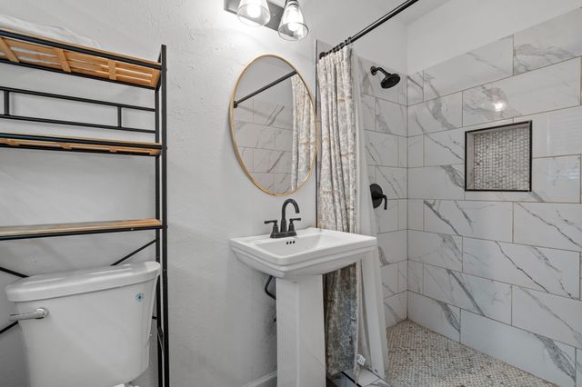 5825 Walla Avenue, Fort Worth, TX 76133