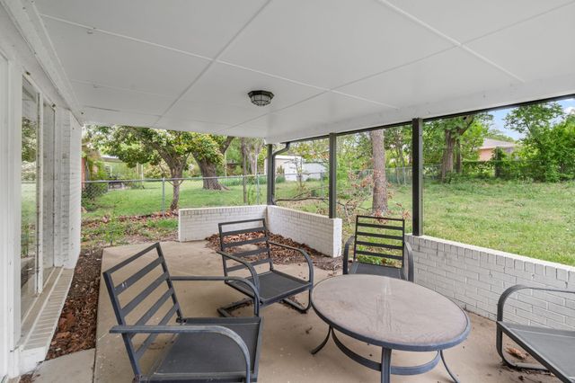 5825 Walla Avenue, Fort Worth, TX 76133