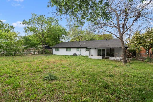 5825 Walla Avenue, Fort Worth, TX 76133