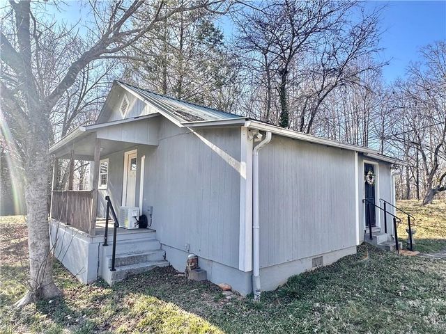 1101 Old US Highway 421, Wilkesboro, NC 28697