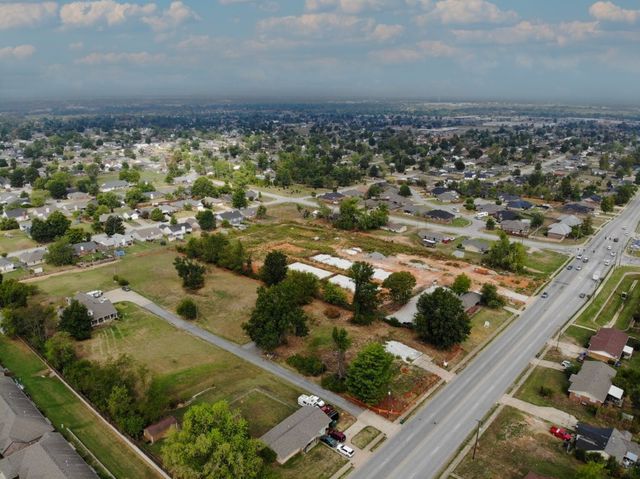 1626 S Dixieland Road, Rogers, AR 72758