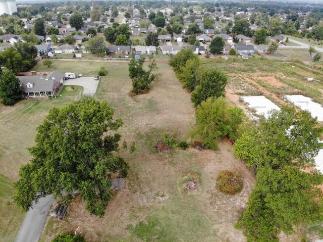 1626 S Dixieland Road, Rogers, AR 72758
