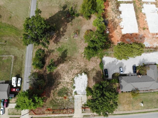 1626 S Dixieland Road, Rogers, AR 72758