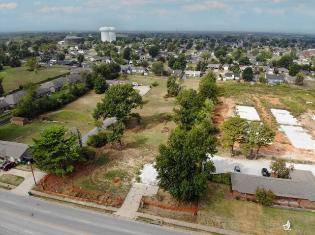 1626 S Dixieland Road, Rogers, AR 72758
