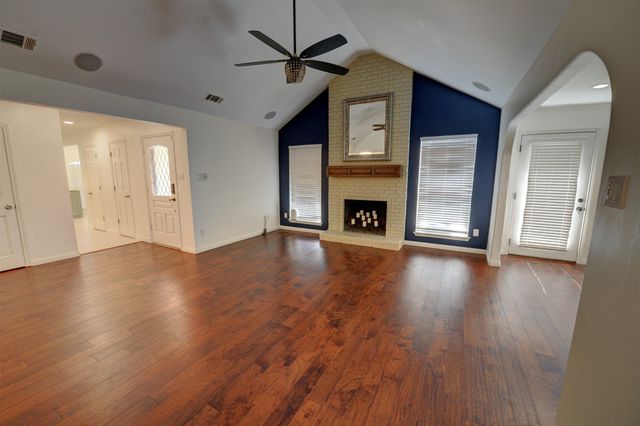 5516 Timber Green Drive, Arlington, TX 76016