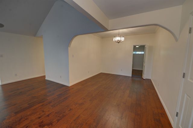 5516 Timber Green Drive, Arlington, TX 76016