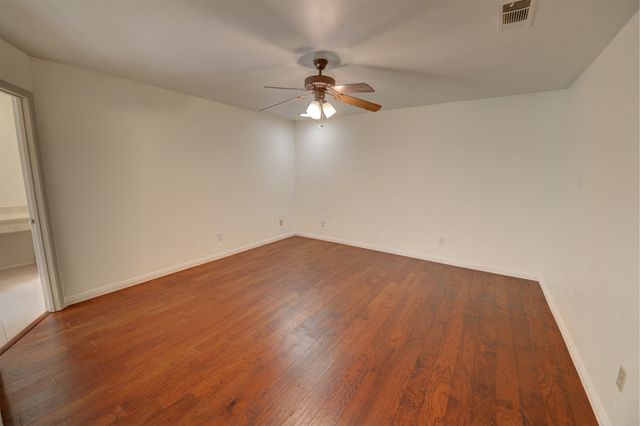 5516 Timber Green Drive, Arlington, TX 76016
