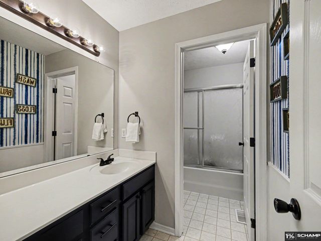 3215 N 169 Street, Omaha, NE 68116