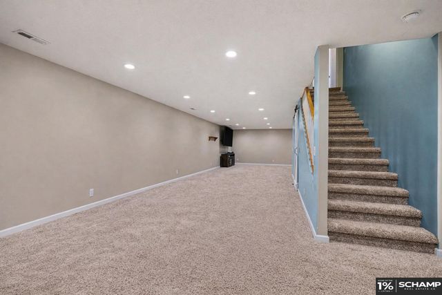 3215 N 169 Street, Omaha, NE 68116