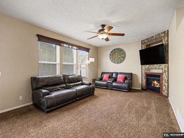 3215 N 169 Street, Omaha, NE 68116