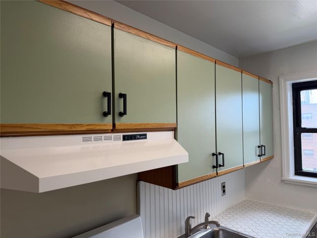 25 SHADY GLEN Court 3B, New Rochelle, NY 10805