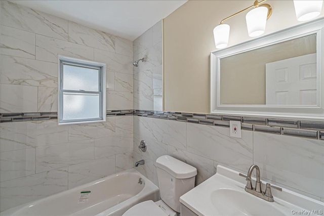 90-34 205th Street, Hollis, NY 11423