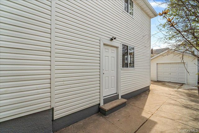 90-34 205th Street, Hollis, NY 11423