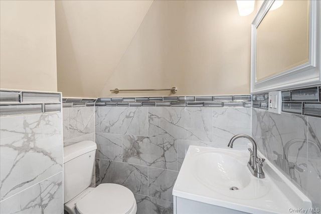 90-34 205th Street, Hollis, NY 11423
