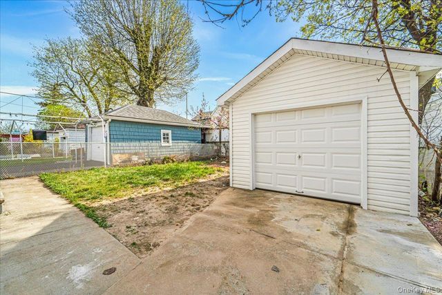 90-34 205th Street, Hollis, NY 11423
