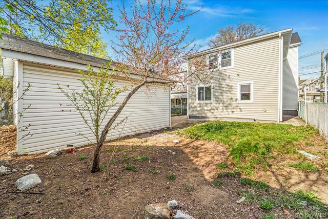 90-34 205th Street, Hollis, NY 11423