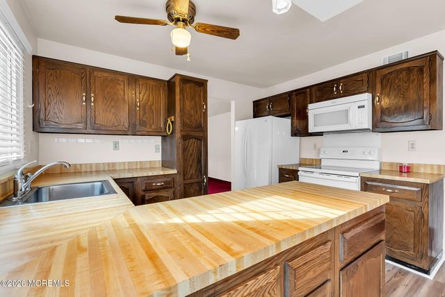 47 Elmswell Avenue, Manchester, NJ 08759