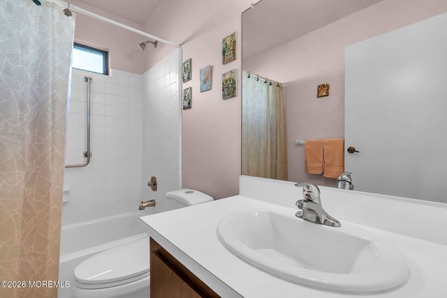 47 Elmswell Avenue, Manchester, NJ 08759