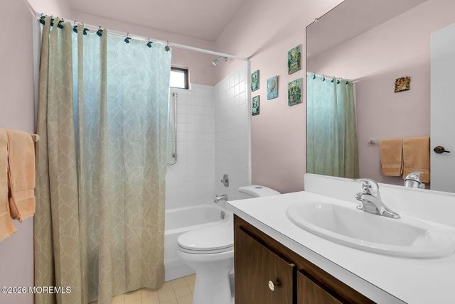 47 Elmswell Avenue, Manchester, NJ 08759