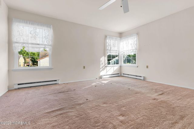 47 Elmswell Avenue, Manchester, NJ 08759