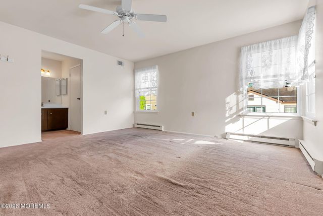 47 Elmswell Avenue, Manchester, NJ 08759
