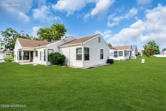 47 Elmswell Avenue, Manchester, NJ 08759
