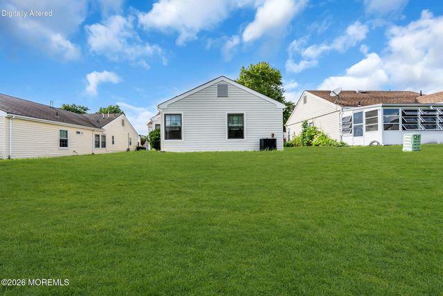 47 Elmswell Avenue, Manchester, NJ 08759