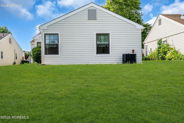 47 Elmswell Avenue, Manchester, NJ 08759