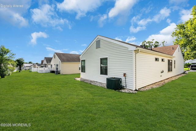 47 Elmswell Avenue, Manchester, NJ 08759