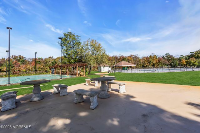 47 Elmswell Avenue, Manchester, NJ 08759