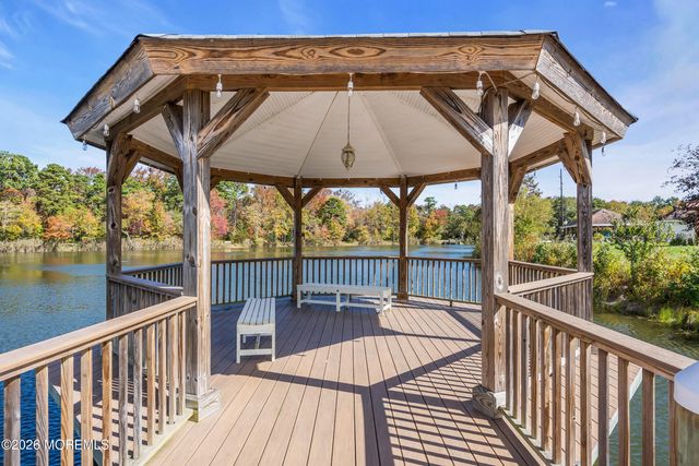 47 Elmswell Avenue, Manchester, NJ 08759