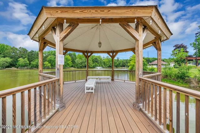 47 Elmswell Avenue, Manchester, NJ 08759