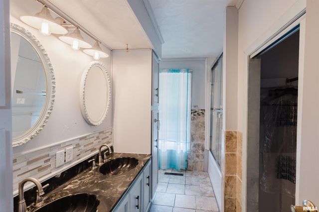 300 S 21ST Street, Herrin, IL 62948