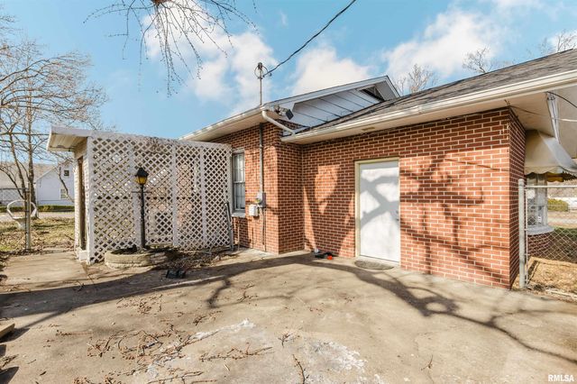 300 S 21ST Street, Herrin, IL 62948