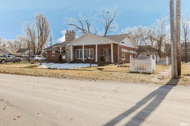 300 S 21ST Street, Herrin, IL 62948