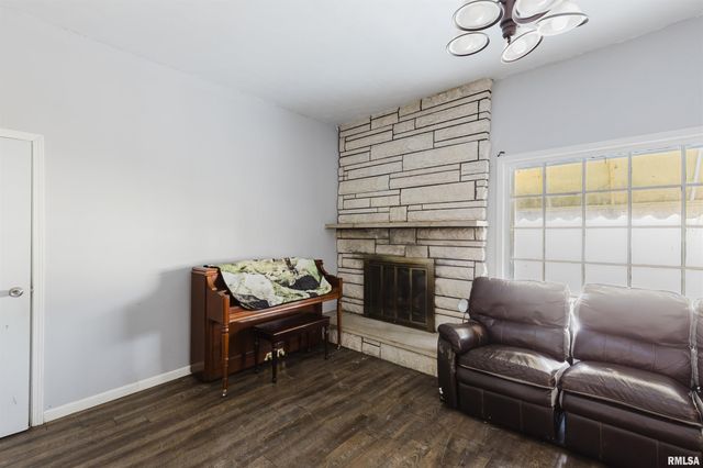 300 S 21ST Street, Herrin, IL 62948