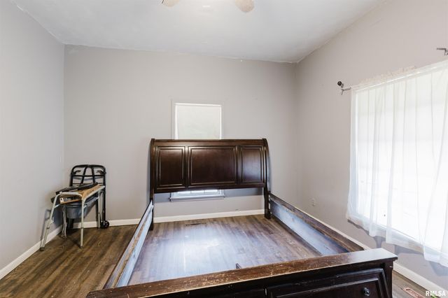 300 S 21ST Street, Herrin, IL 62948