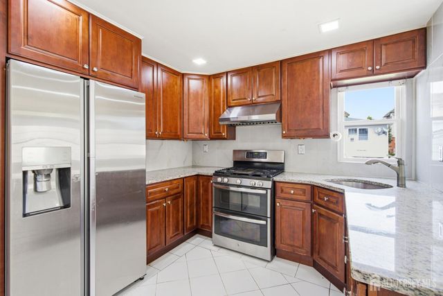 28 Saint Ann Street, Carteret, NJ 07008