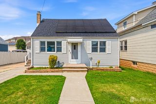 28 Saint Ann Street, Carteret, NJ 07008