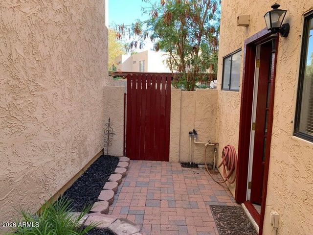 1025 E HIGHLAND Avenue 32, Phoenix, AZ 85014