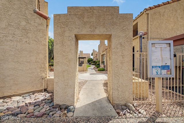 1025 E HIGHLAND Avenue 32, Phoenix, AZ 85014